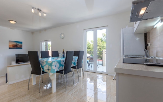 Apartment Dalis - open swimming pool: A2 prizemlje Cove Osibova (Milna), Island Brac