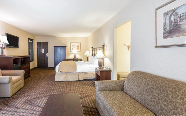 Quality Inn Fallbrook I-15
