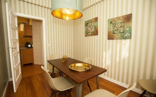 ML Apartments Charming Rooms