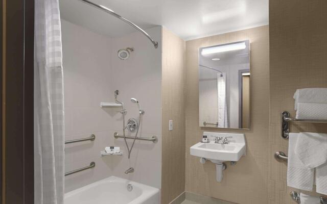 DoubleTree by Hilton San Francisco Airport North Bayfront