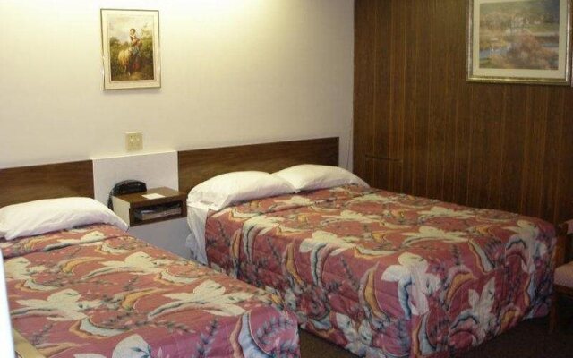 Driftwood Suites