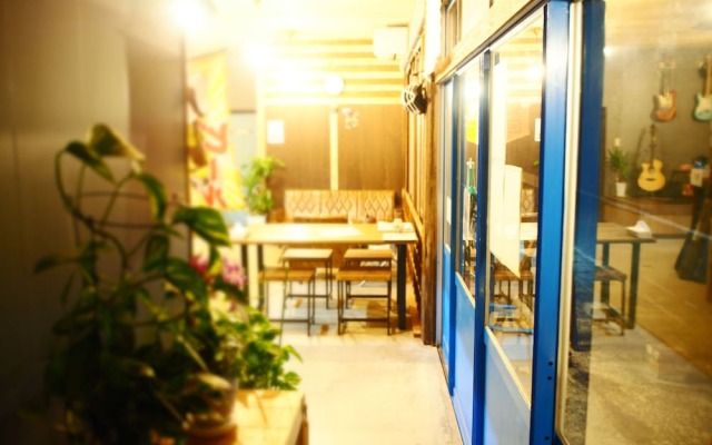 Trip Base Coconeel - Hostel