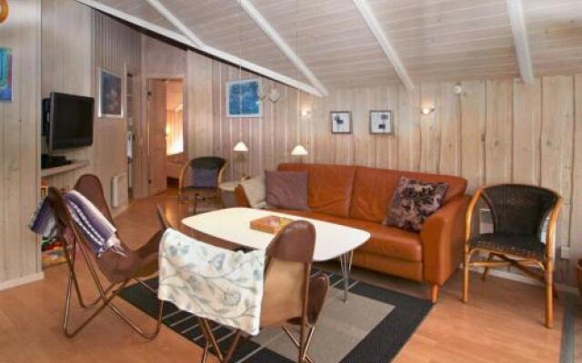 Three-Bedroom Holiday home in Tarm 5