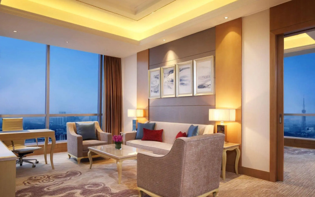 DoubleTree by Hilton Guangzhou-Free Shuttle Bus to Canton Fair Complex & Overseas Buyer Registration Services during Canton Fair Period