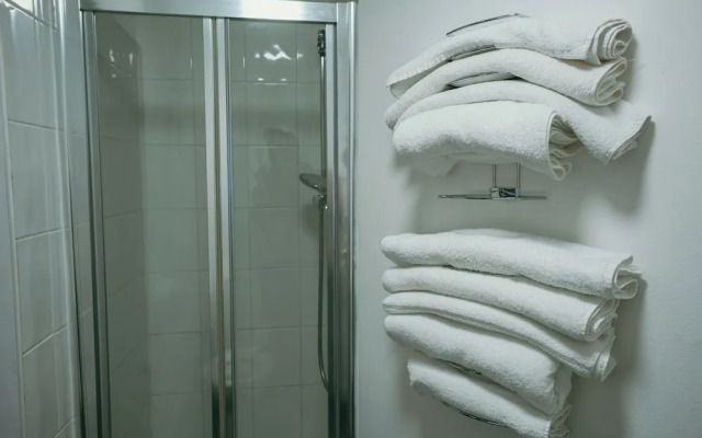 Hotels 247