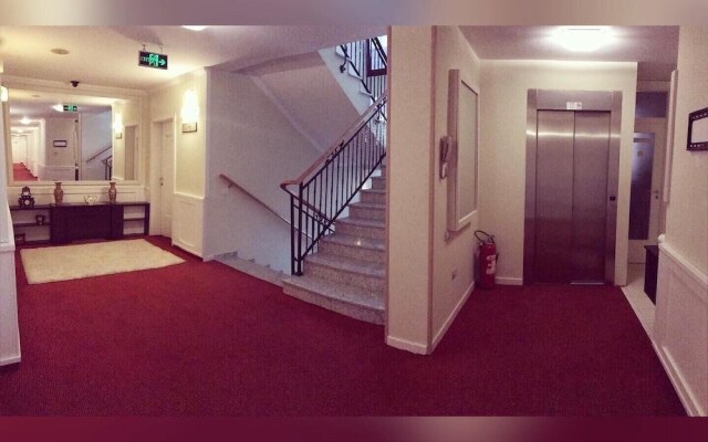 Hotel Theranda