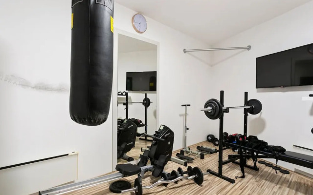 Delightful Apartment in Drvenik With Balcony