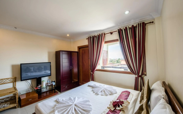 Seng Hout Hotel