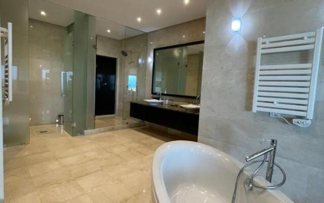 Magnifique villa de 1500m^avec piscine