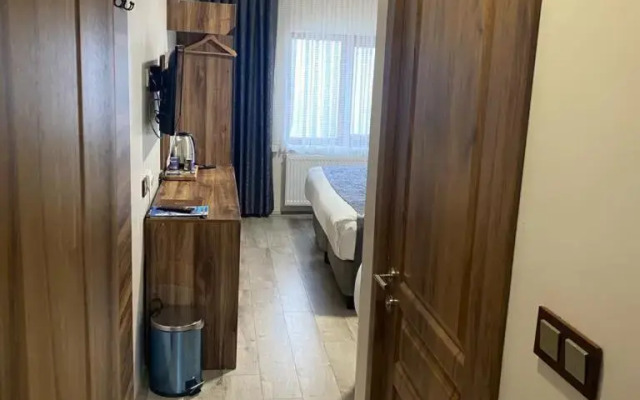 Zumrut Palas Hotel