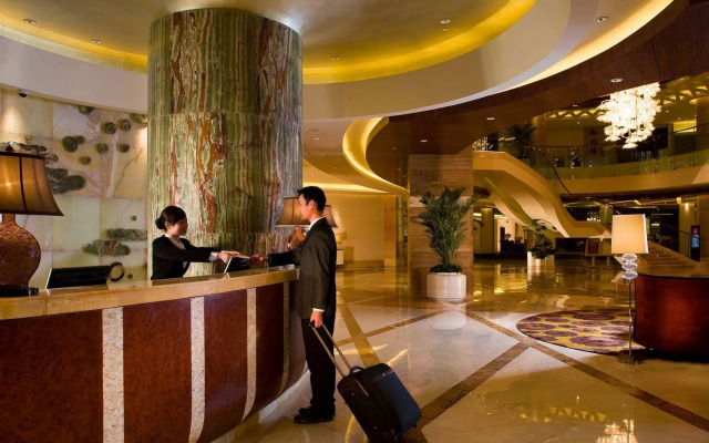 Huaqiao New Century Grand Hotel