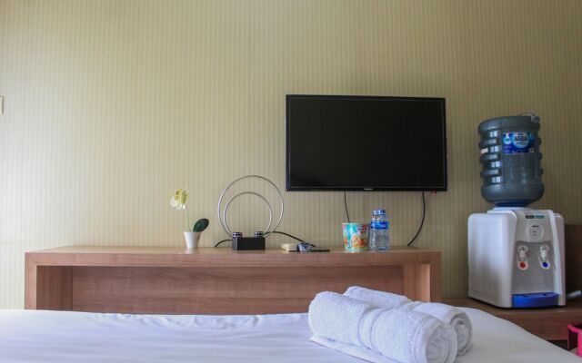 Affordable Price Studio at Sky View Apartment