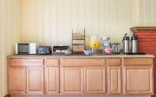 Knights Inn Glen Allen, VA