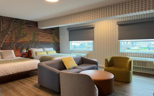 Отель Quality Inn & Suites Thunder Bay Downtown