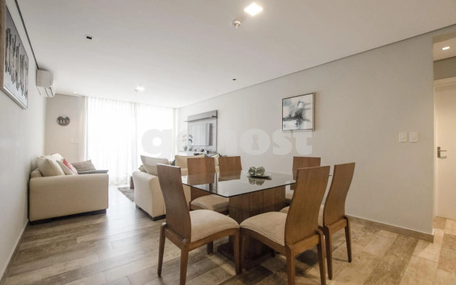 Tranquilo y cómodo apartamento en Villa Morra 2D006