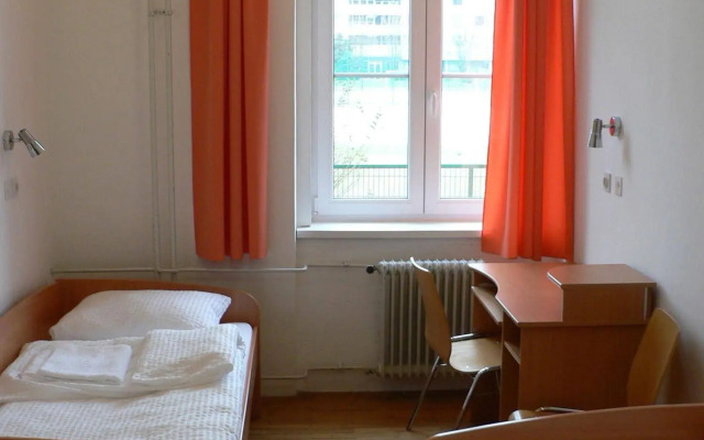Hostel DIC