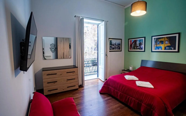 Travellers Photo Home