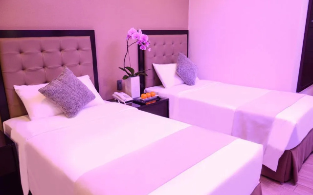 Aura One Hotel