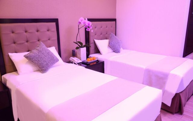 Aura One Hotel