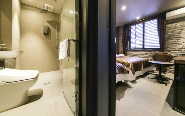 A-Vant Hotel