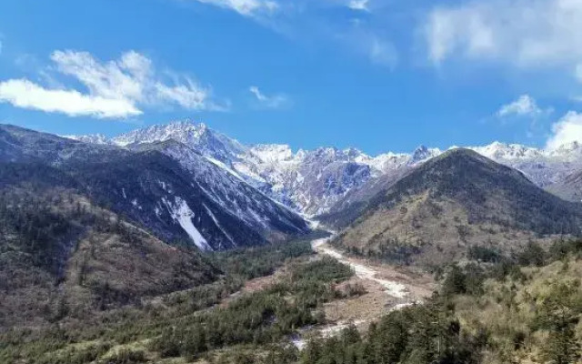 Hailuogou Yunjianshanshe Inn