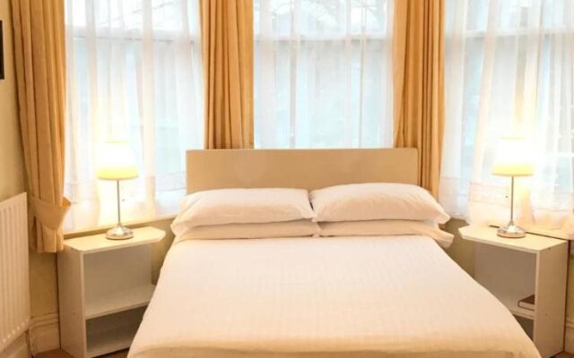 Churchills Hotel