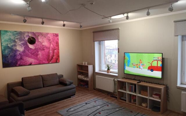 Family or Group Apartment in Green Center