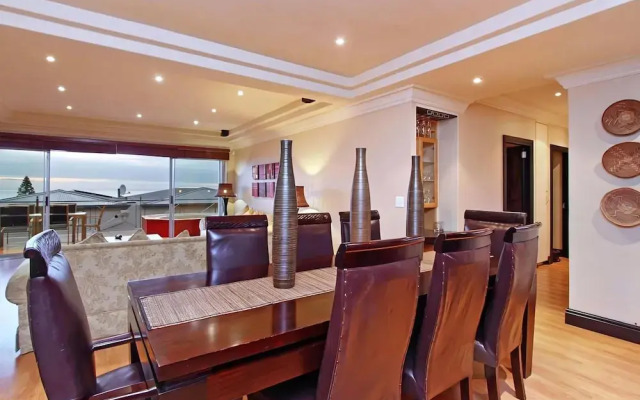 Beachside Penthouse - 3 Mins From Camps Bay Beach