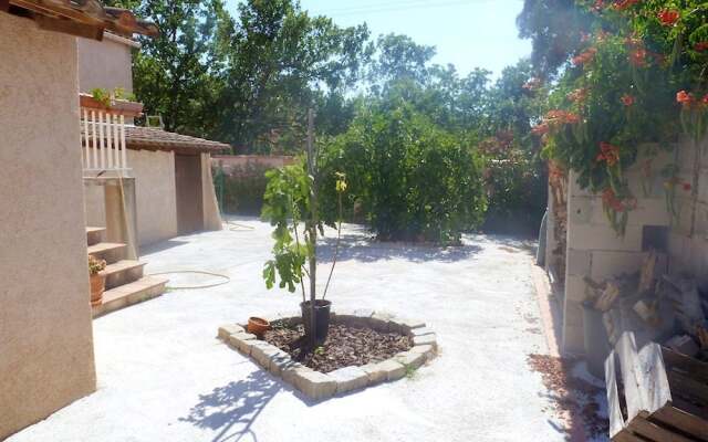 Studio in Pierrefeu-du-var, With Wonderful Mountain View, Pool Access,