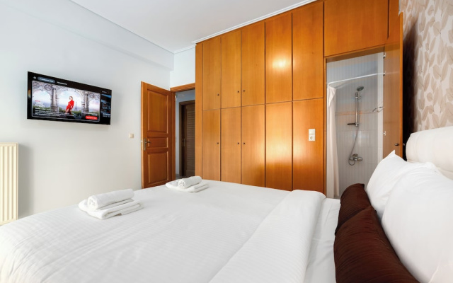 Spacious 144sqm flat near Mount Ymittos
