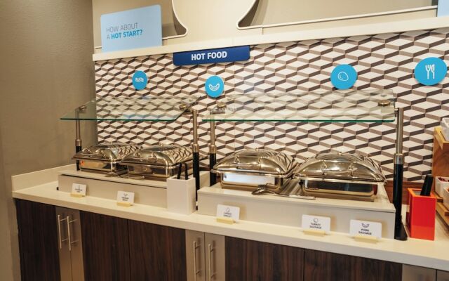 Holiday Inn Express & Suites McCalla - Birmingham West by IHG