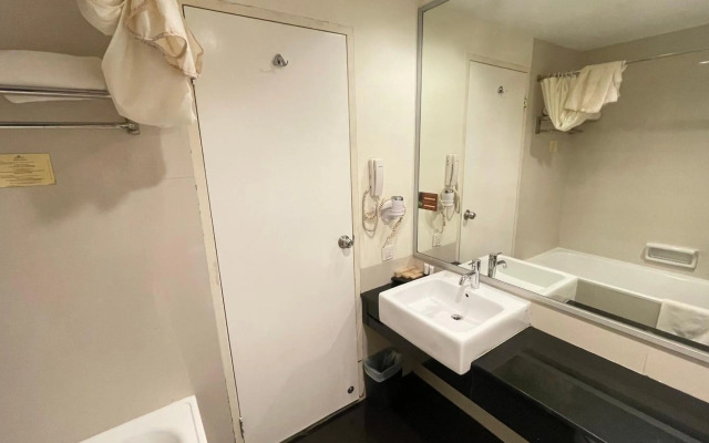Harmoni One Convention Hotel & Service Apartments