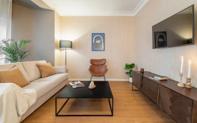 Rafael Apartment by Olala Homes