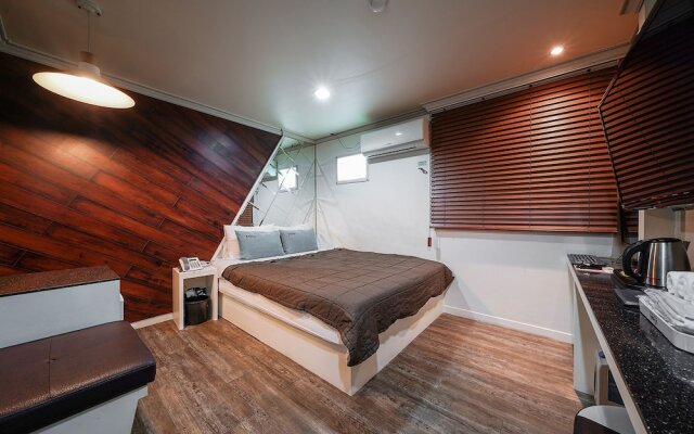 Busan Jaesongdong Max