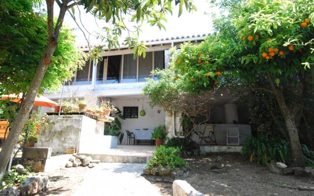 Farmhouse in Soudos With Garden