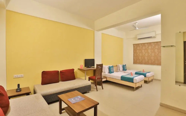 OYO 11718 Hotel Shivarth