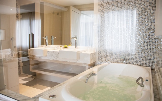 Nadai Confort Hotel e Spa