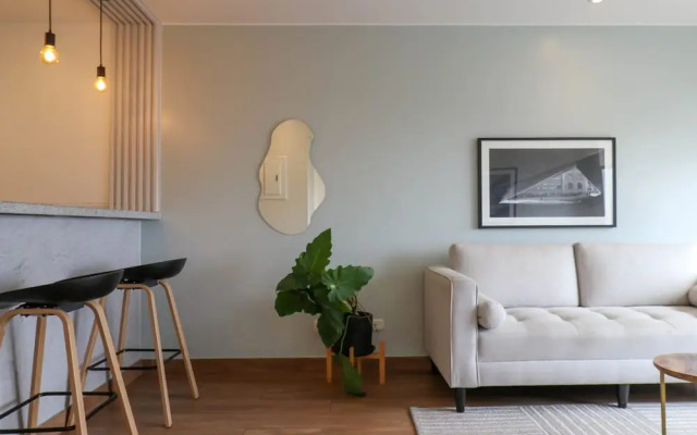 w Fantastic 1BR With Balcony in Miraflores