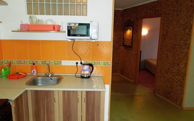 Na Polosukhina 1 Apartment