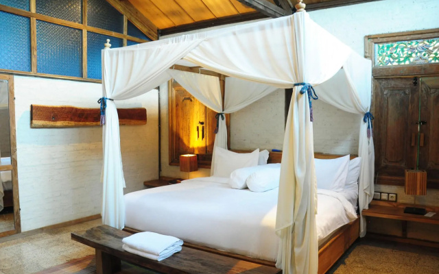 Desa Alamanis Resort Vila – Guest Rooms – Cirebon
