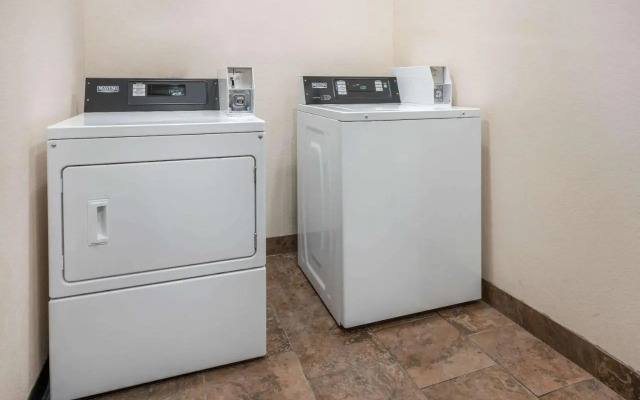 La Quinta Inn & Suites by Wyndham Belgrade - Bozeman Airport