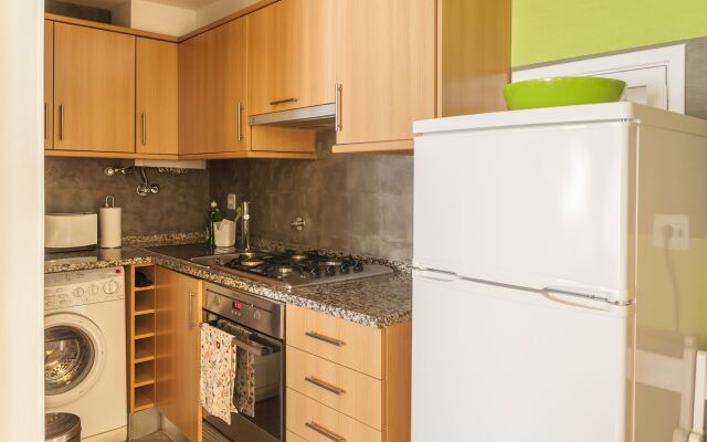 Contemporary by Apartments Alfama