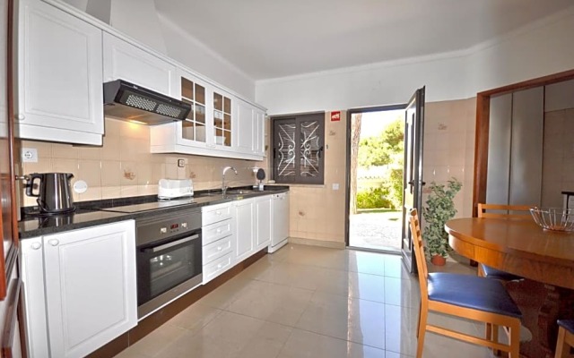 Private Pool Villa Walking Distance to Local Amenities