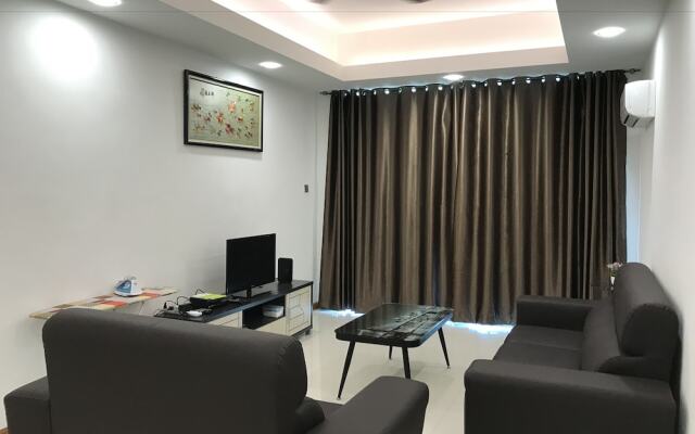 Sunset Seaview Vacation Condos @ Crystal Condo
