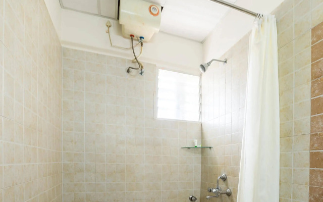 Treebo Pappilon Palace - PVS Circle