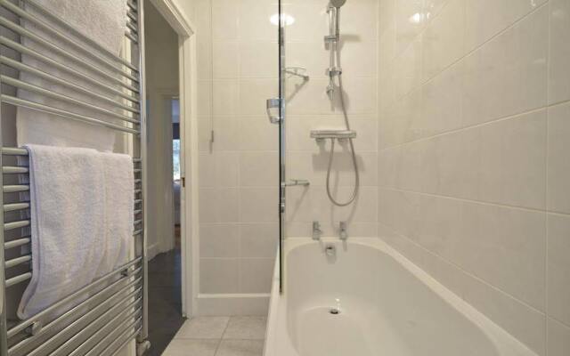 Uber London Theatre Land House