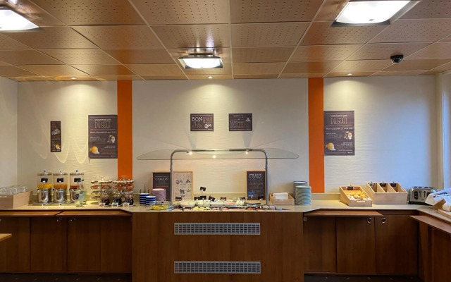 Ibis 3 Lacs Neuchatel Hotel