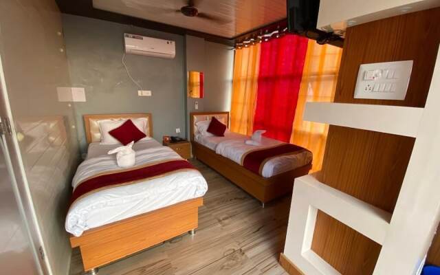Hotel KJS Inn