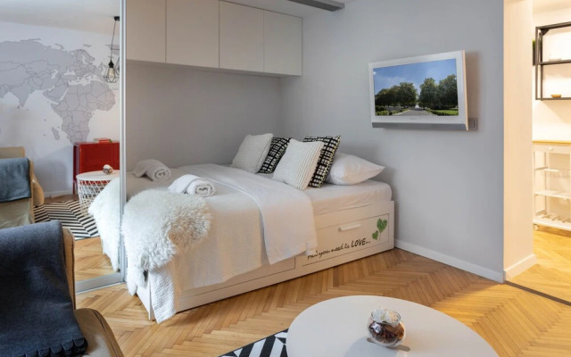 Modern Studio Near British Square