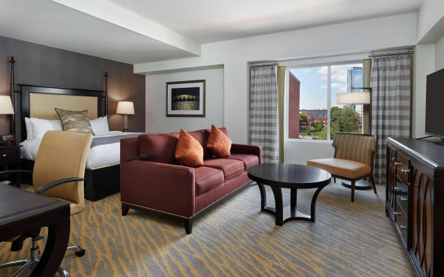 The Inn at Penn, A Hilton Hotel